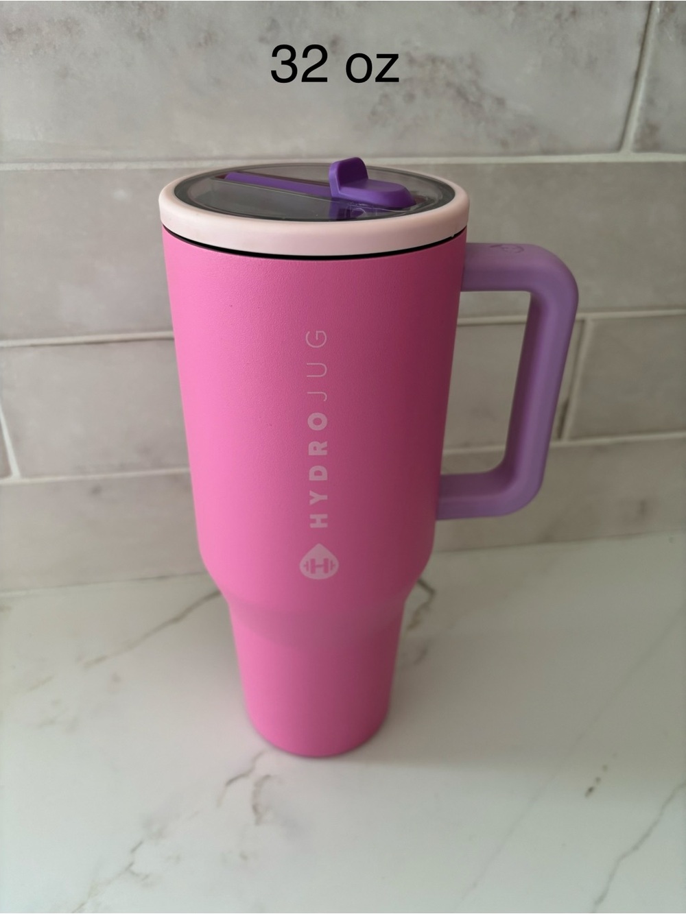 Hydrojug pink 32 oz with handle flip top non spill top